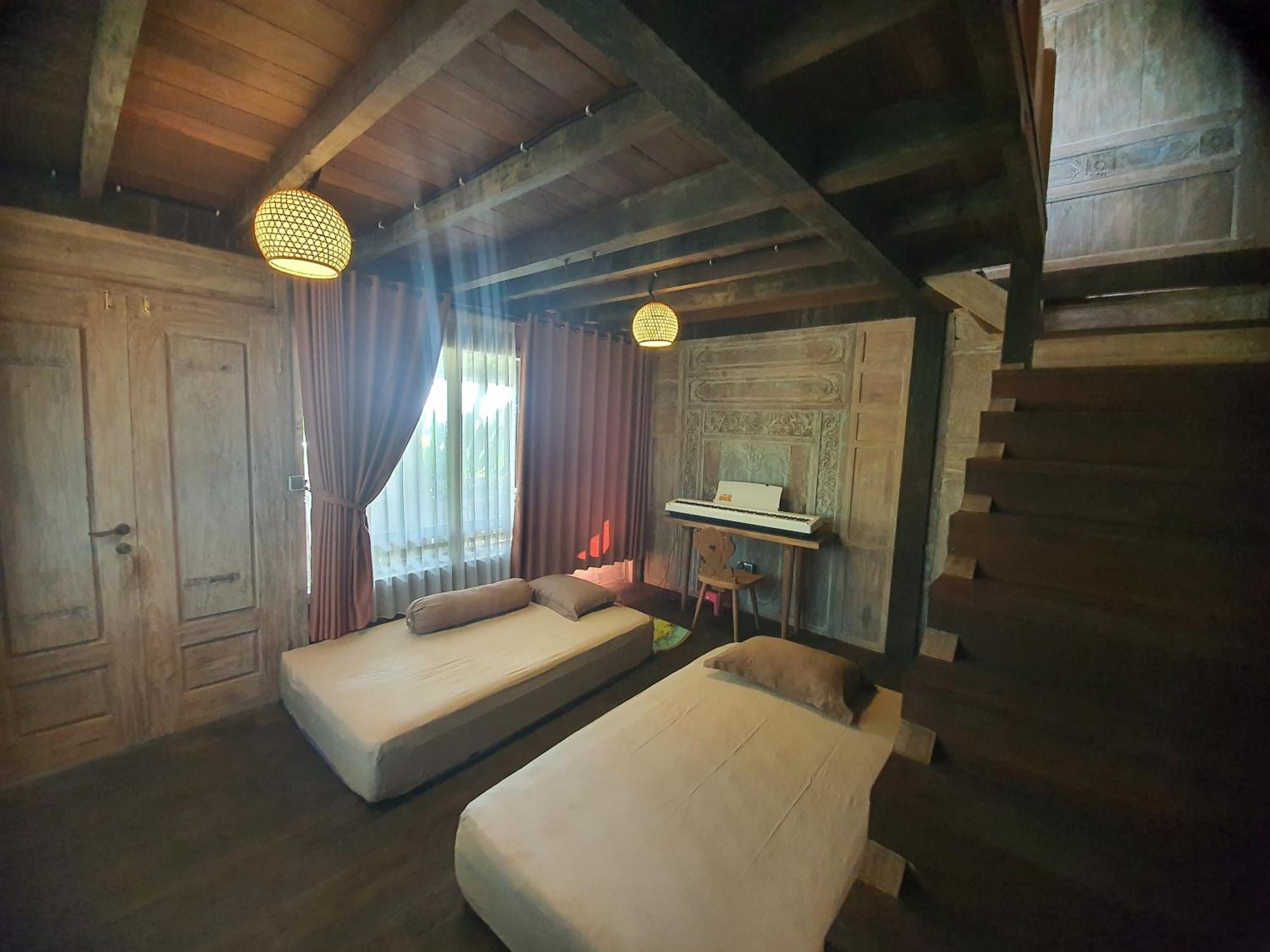 Agaliving Medewi Bed & Breakfast Pulukan Exterior photo